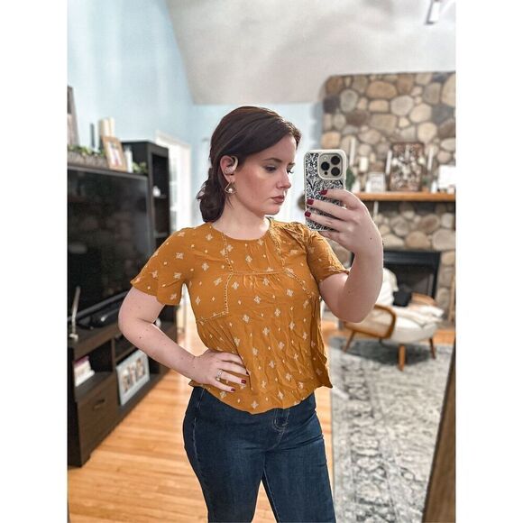 Eyeshadow Top  - Picture 6 of 9